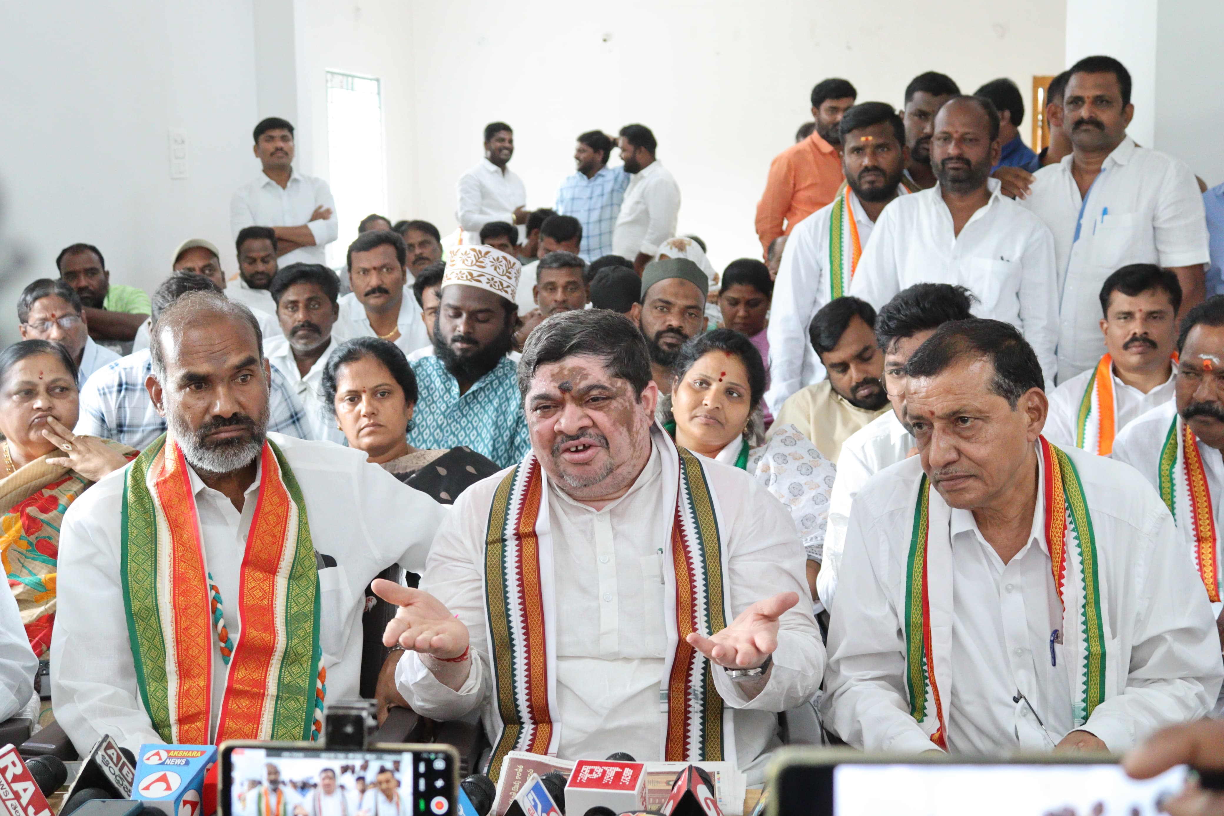 బిజెపి బిఆర్ ఎస్  శవ రాజకీయాలు చేయడం మానుకోవాలి.