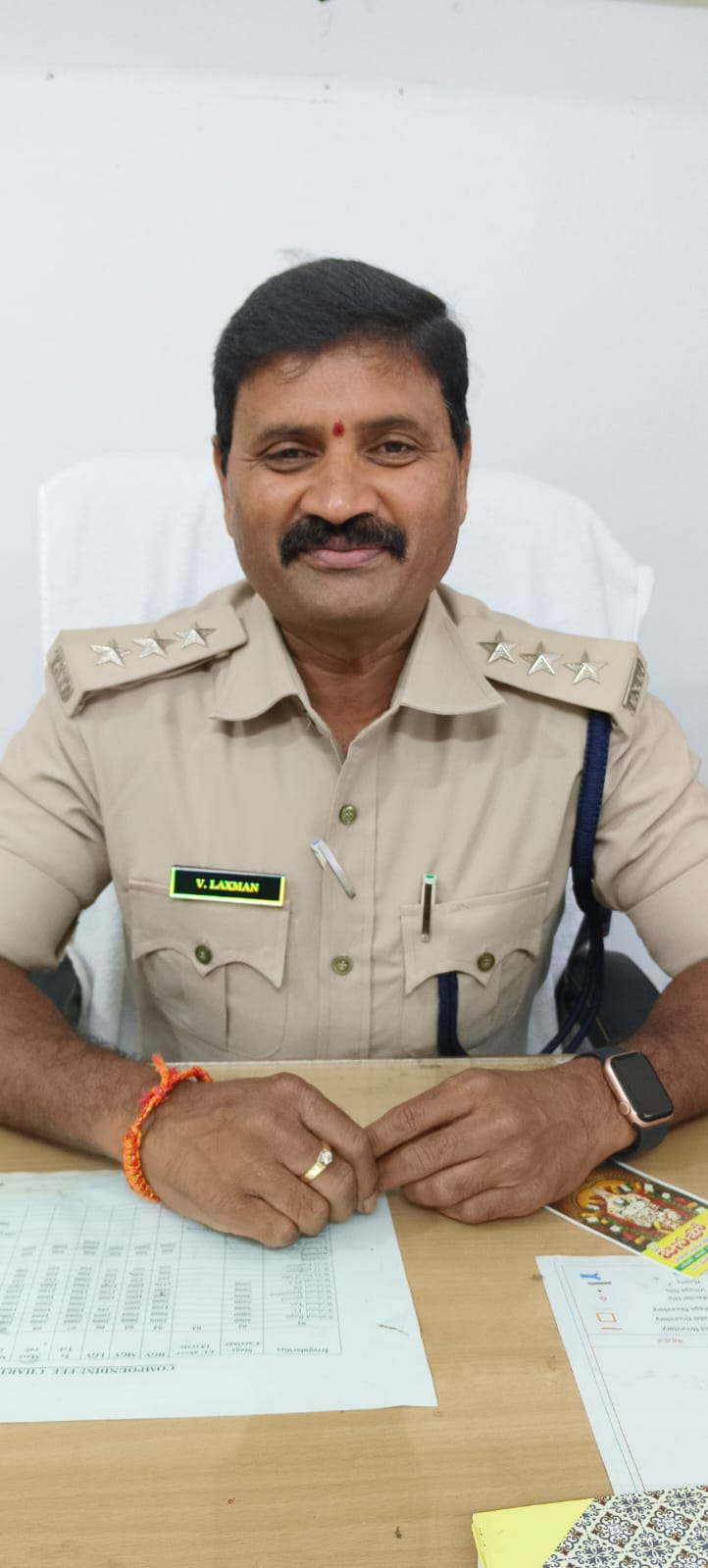 వాహనాల పన్ను చెల్లించాలి.