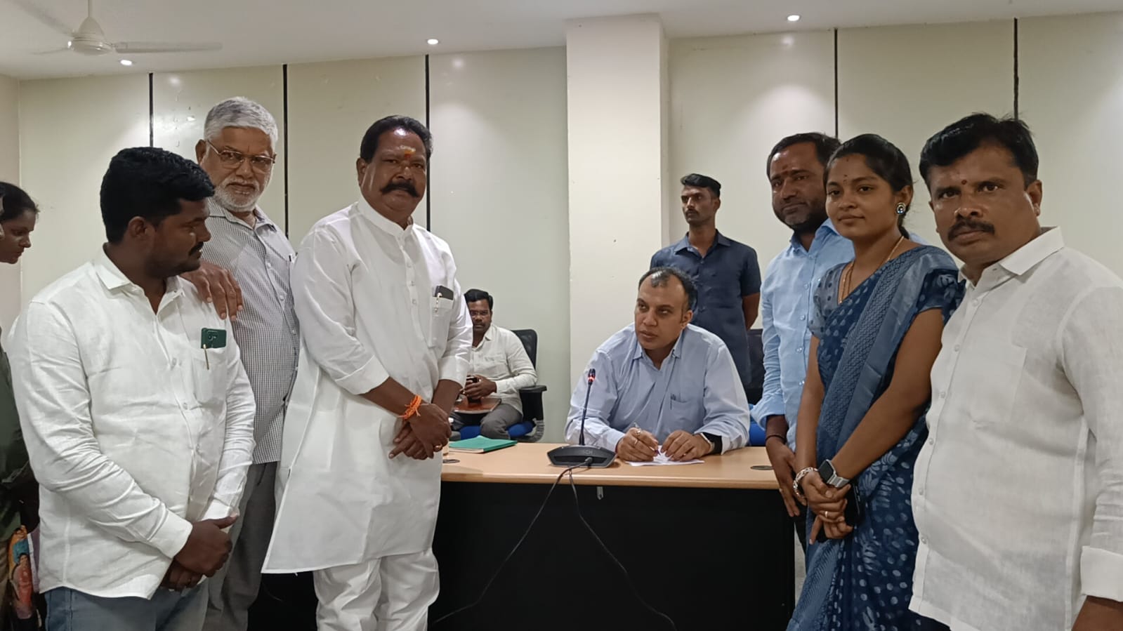 మున్సిపల్ సాధారణ నిధుల ఖర్చు పై విచారణ జరపాలి.