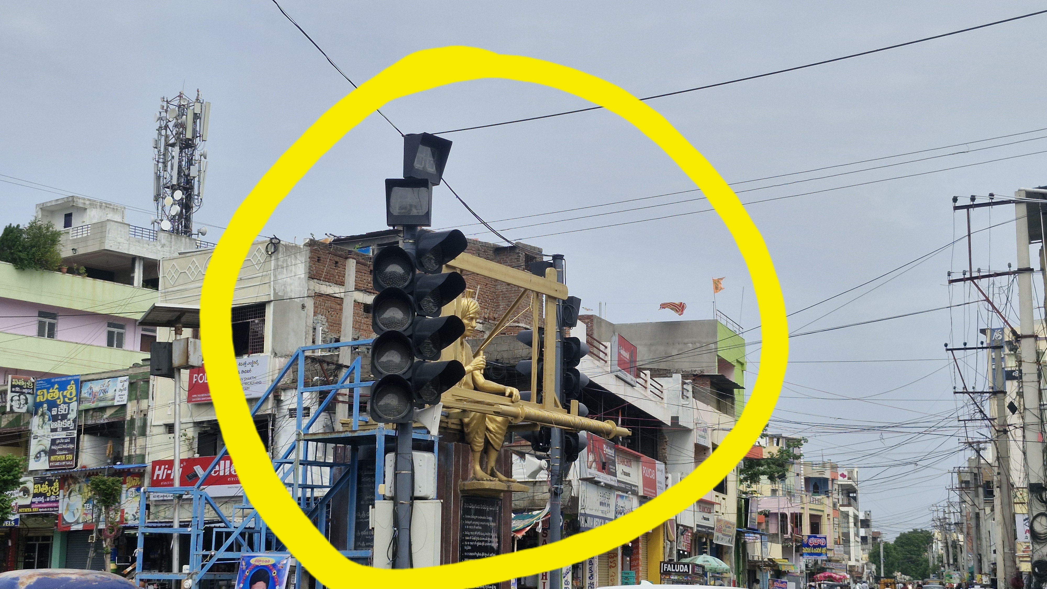 మున్నాళ్ళ ముచ్చటేనా? ” ట్రాఫిక్ సిగ్నల్స్”.