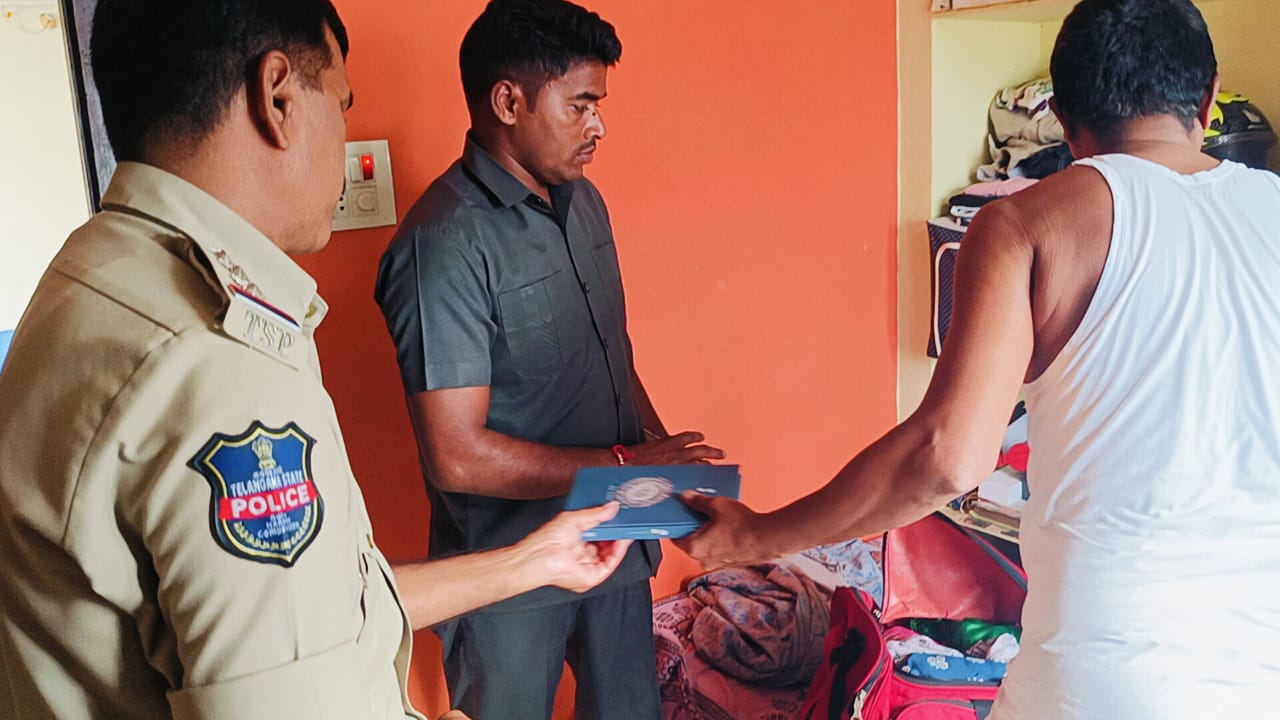 వడ్డీ వ్యాపారుల పై పోలీస్ ల మెరుపు దాడి.