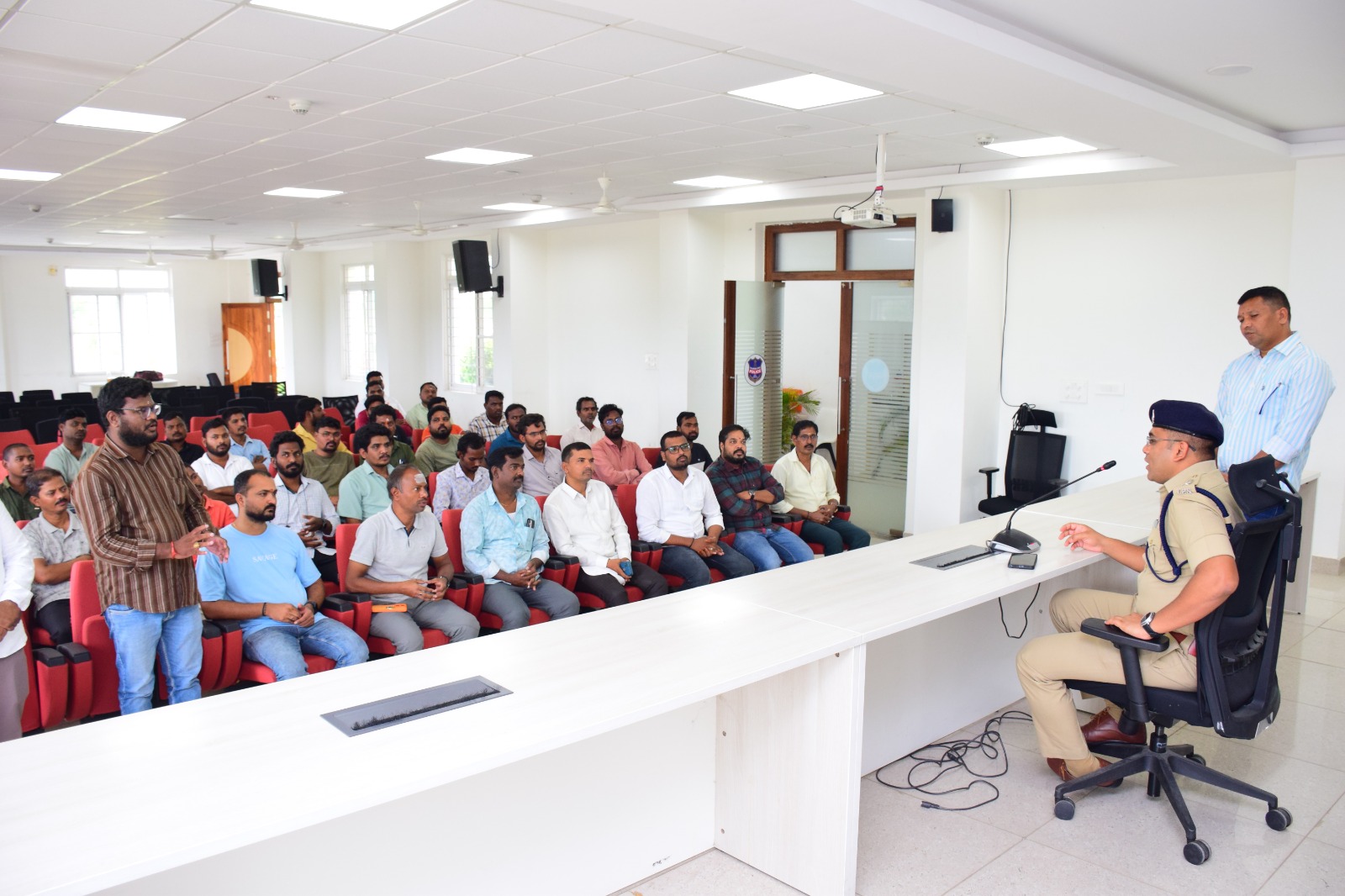 విక్రయదారుని పూర్తి వివరాలు నమోదు చేయాలి….?